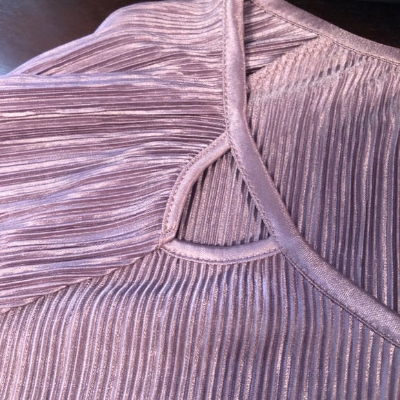 H by Halston Accordion Pleat Lilac Top - XL - Picture 10 of 10